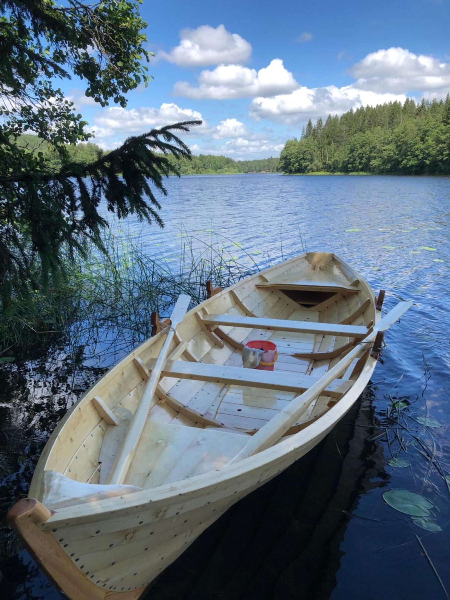 Tretopphytter Pa Grensen - Elghytta Med Robat Og Gjeddefiske Halden Exterior foto
